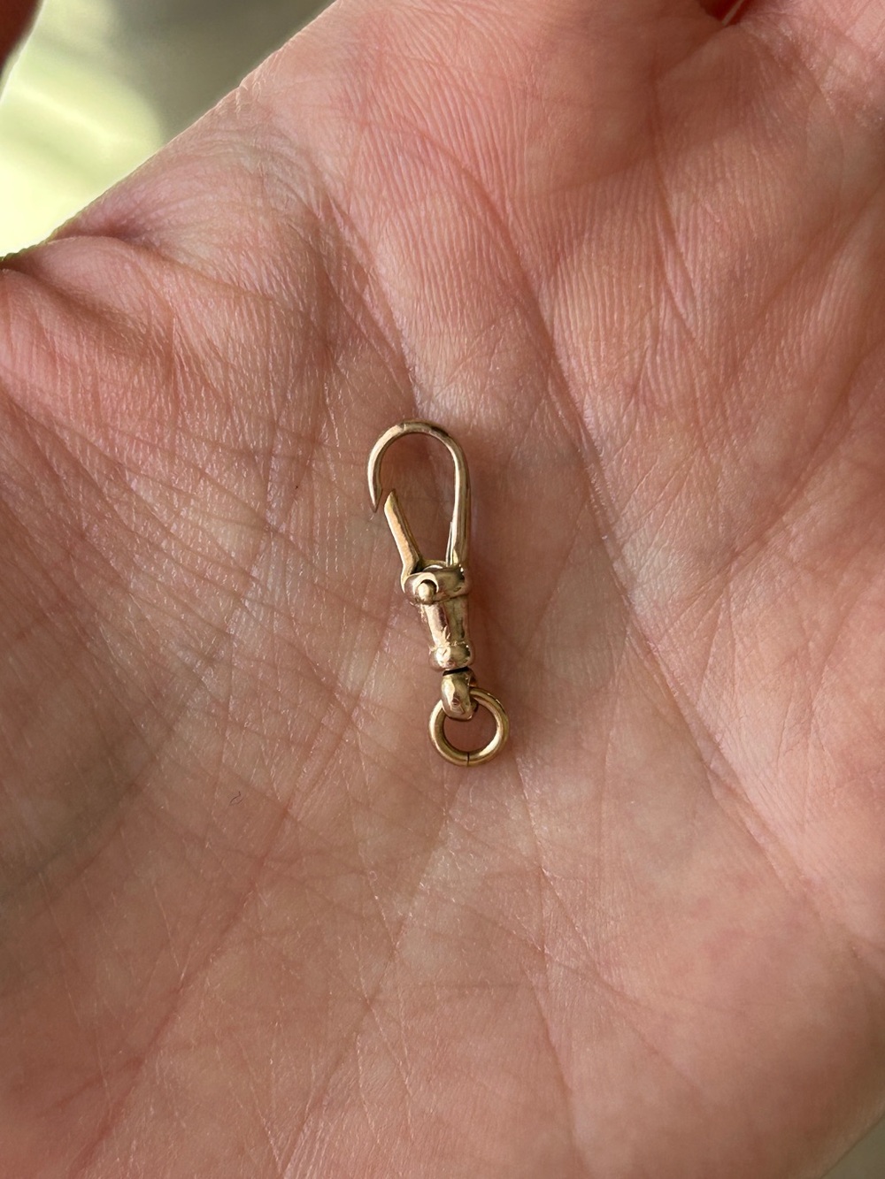 9k solid gold antique dog clip